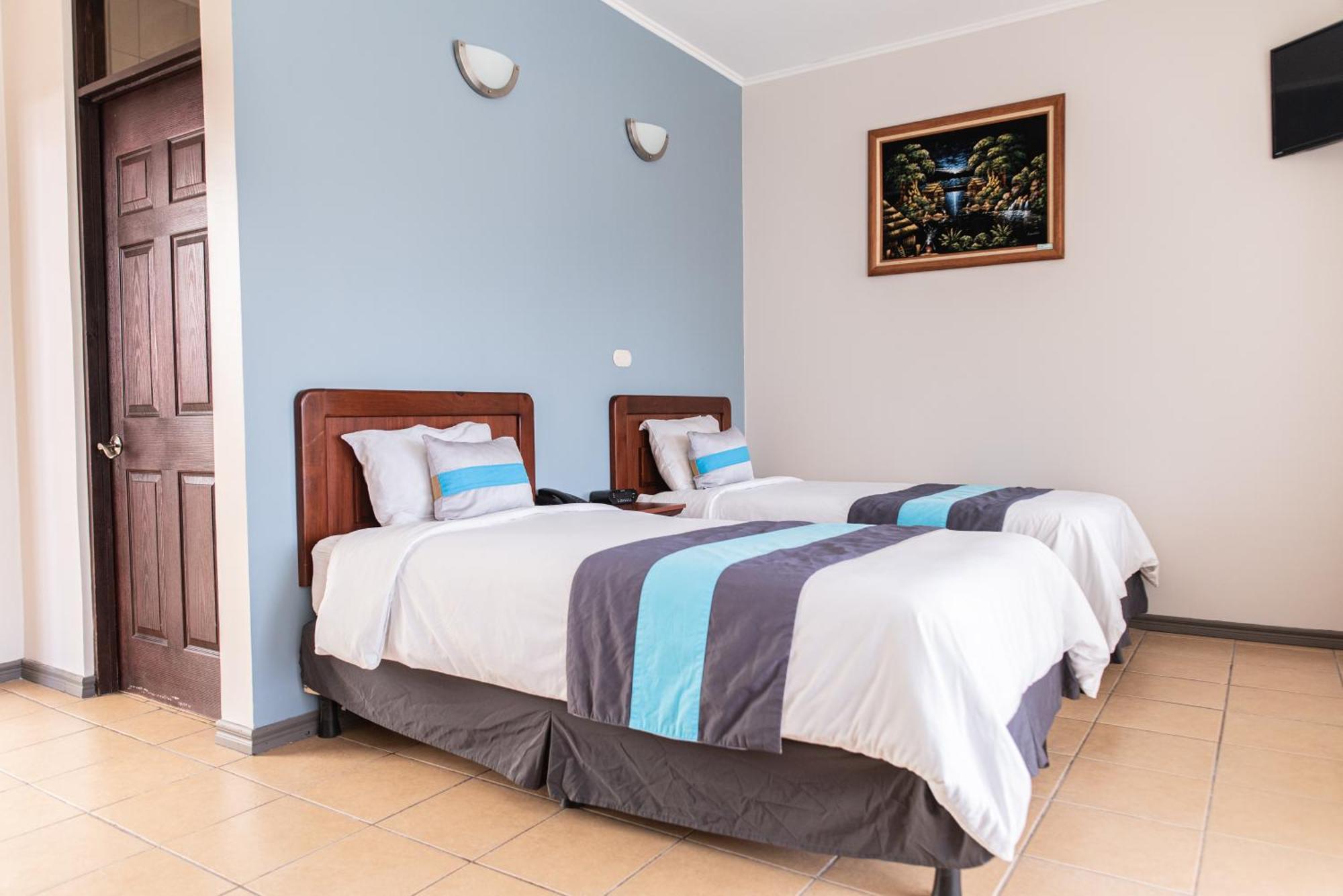 Hotel Y Restaurante El Guarco Картаго Екстериор снимка