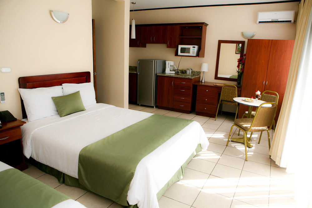 Hotel Y Restaurante El Guarco Картаго Екстериор снимка