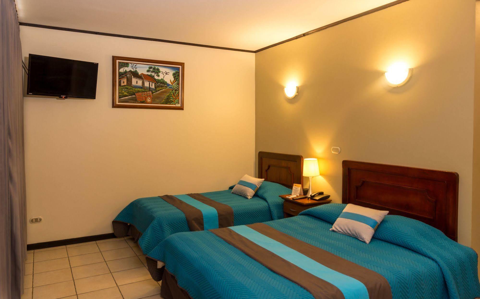 Hotel Y Restaurante El Guarco Картаго Екстериор снимка