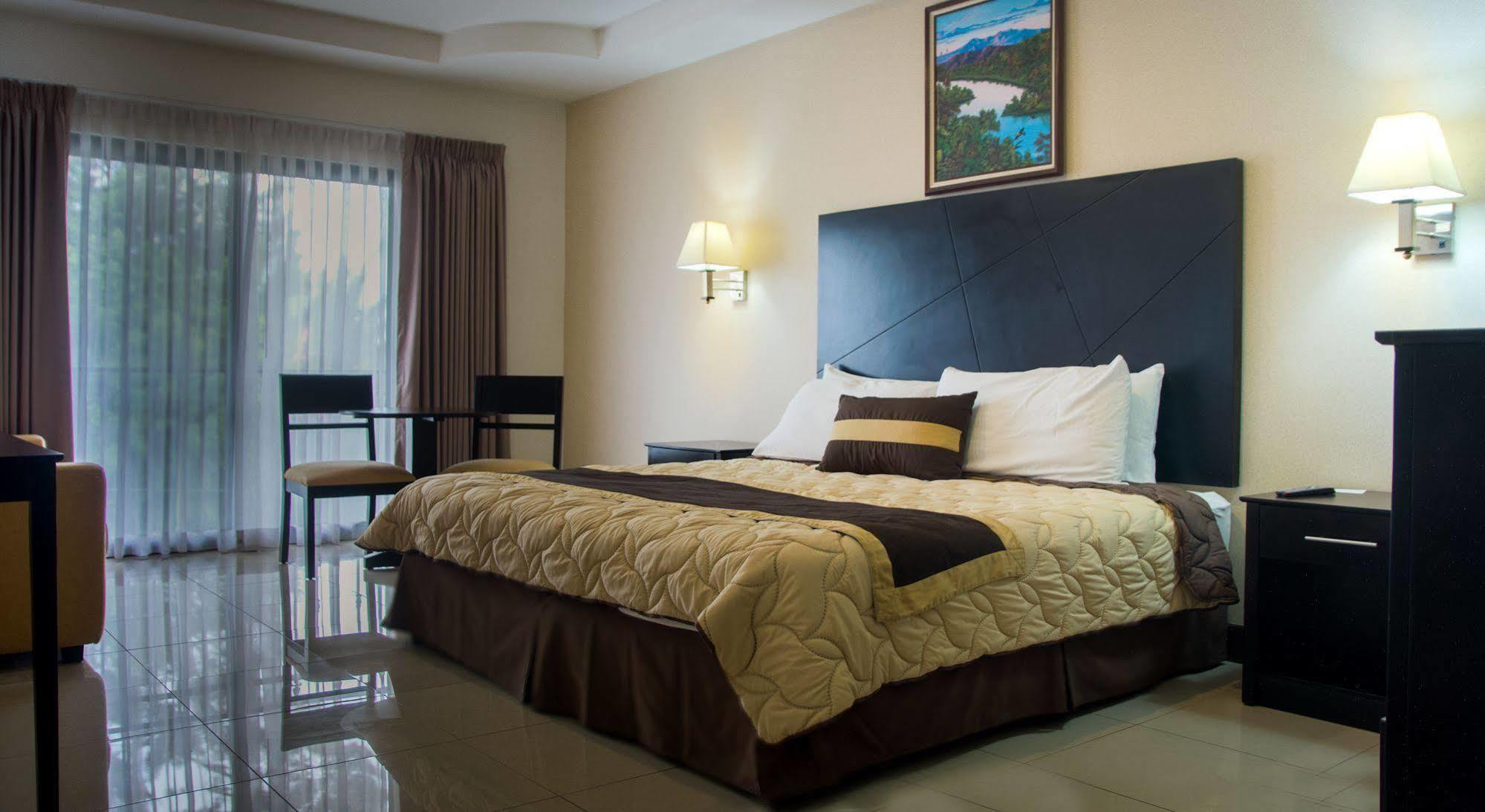 Hotel Y Restaurante El Guarco Картаго Екстериор снимка