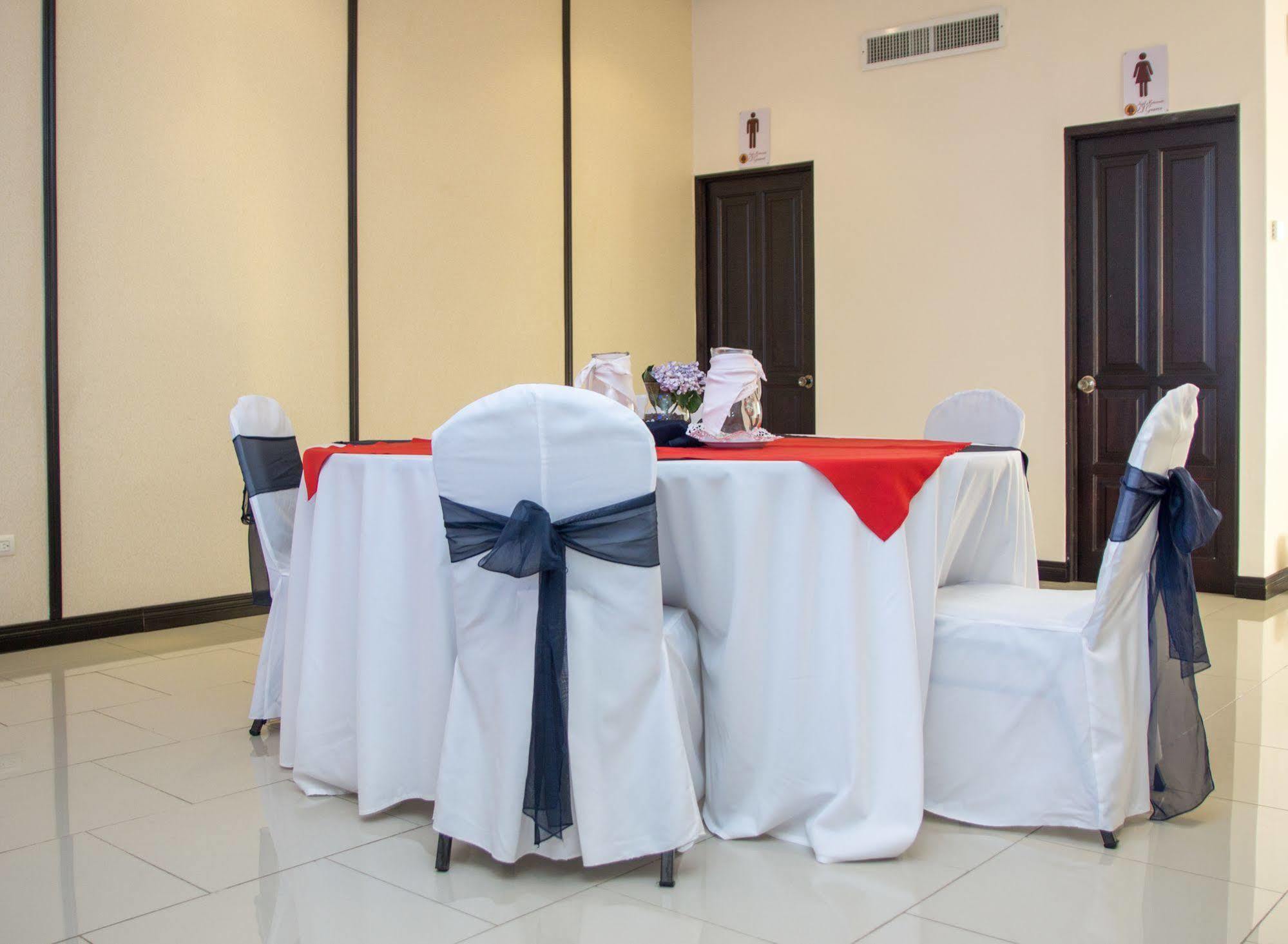 Hotel Y Restaurante El Guarco Картаго Екстериор снимка