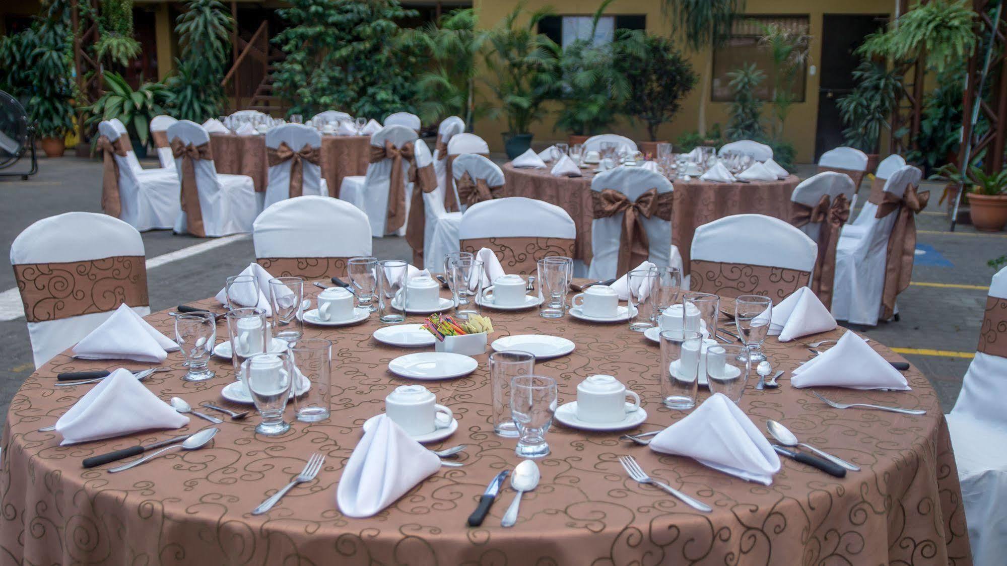 Hotel Y Restaurante El Guarco Картаго Екстериор снимка